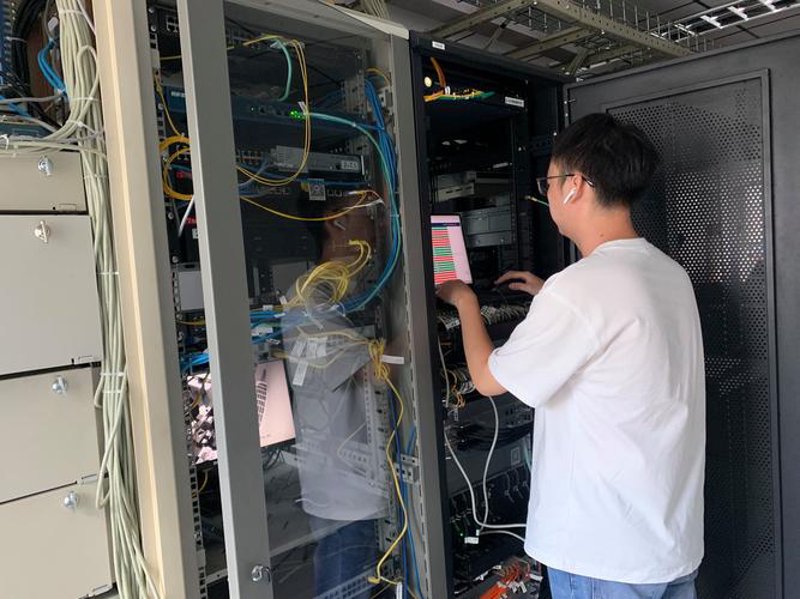 上海IT外包：技术融合与产业升级的桥梁